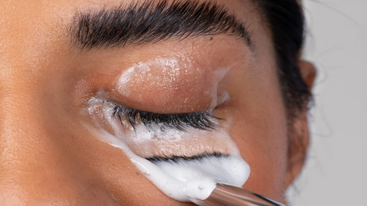 The Best Time to Wash Your Lashes